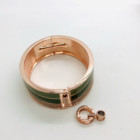 Vintage Microscopic Love Pendant & Glitter Bracelet - Picture 10 of 16